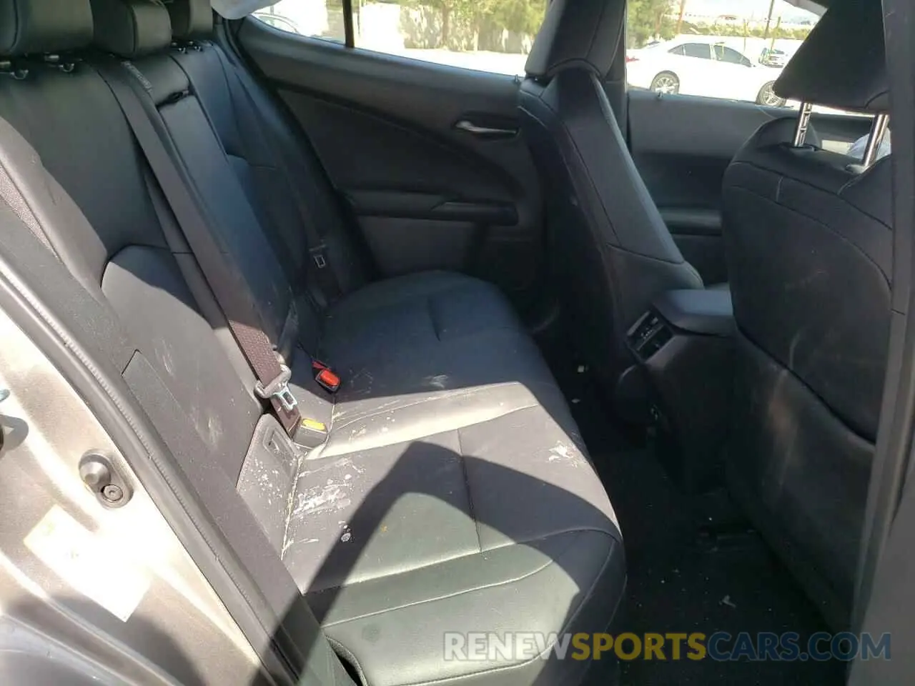 6 fotografías del automóvil dañado JTHY3JBHXK2004744 LEXUS UX 200 2019