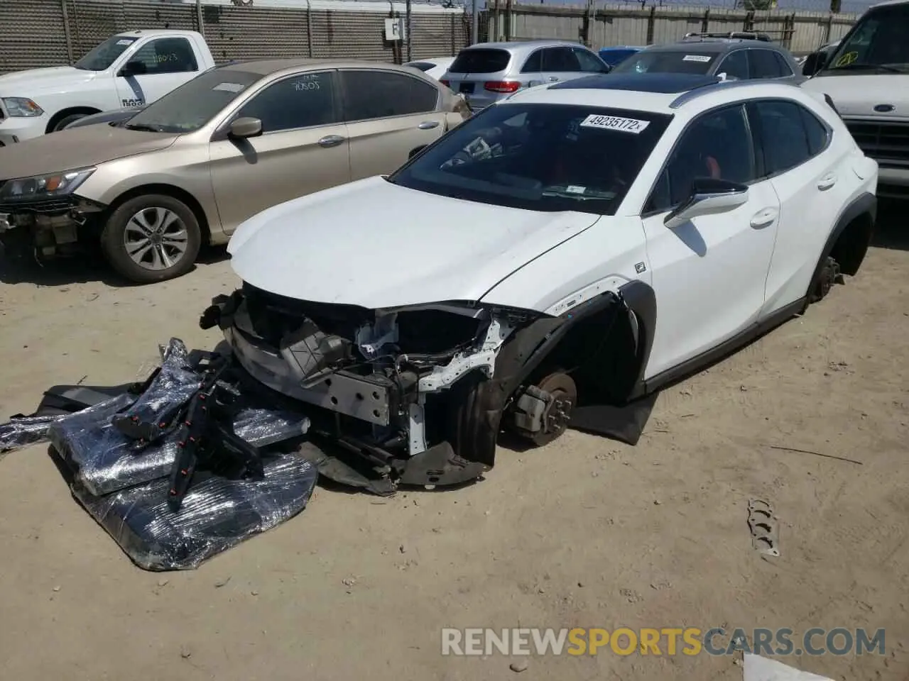 2 fotografías del automóvil dañado JTHY3JBHXK2007255 LEXUS UX 200 2019