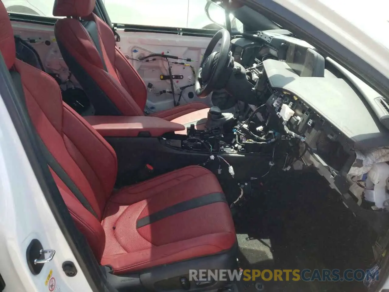 5 fotografías del automóvil dañado JTHY3JBHXK2007255 LEXUS UX 200 2019