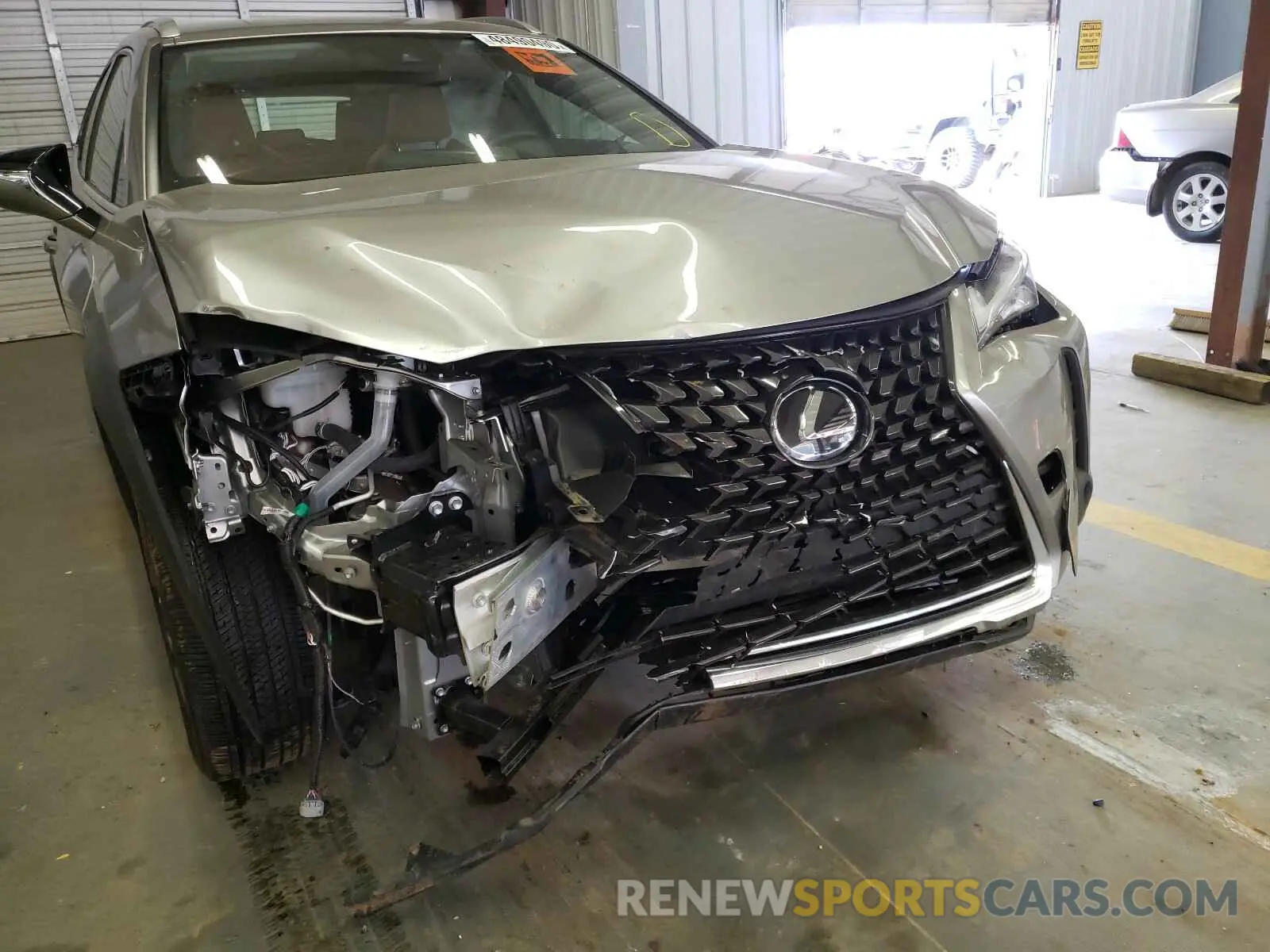 9 fotografías del automóvil dañado JTHY3JBHXK2013654 LEXUS UX 200 2019
