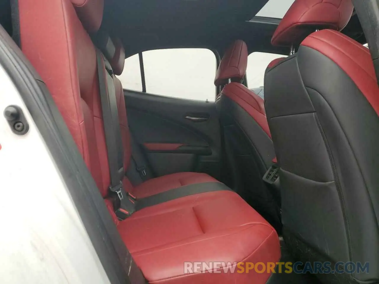 10 fotografías del automóvil dañado JTHY3JBHXK2016540 LEXUS UX 200 2019