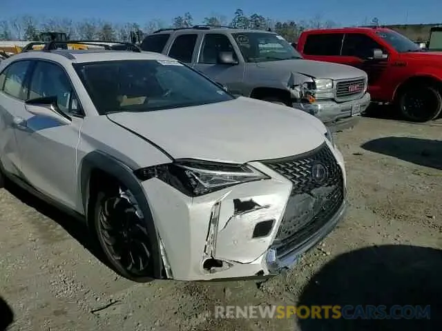 10 fotografías del automóvil dañado JTHP3JBH3L2025111 LEXUS UX 200 2020