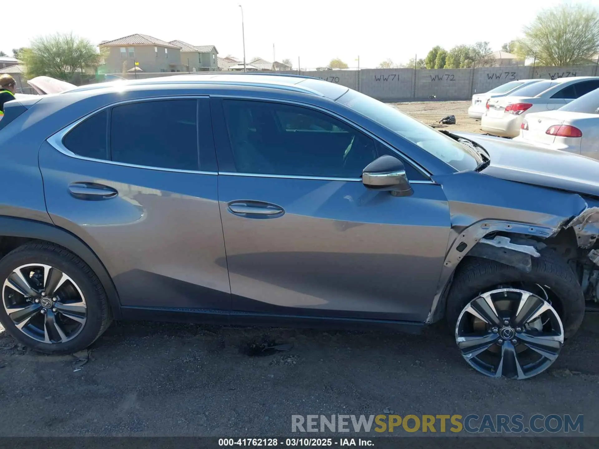 12 fotografías del automóvil dañado JTHP3JBH9L2022441 LEXUS UX 200 2020