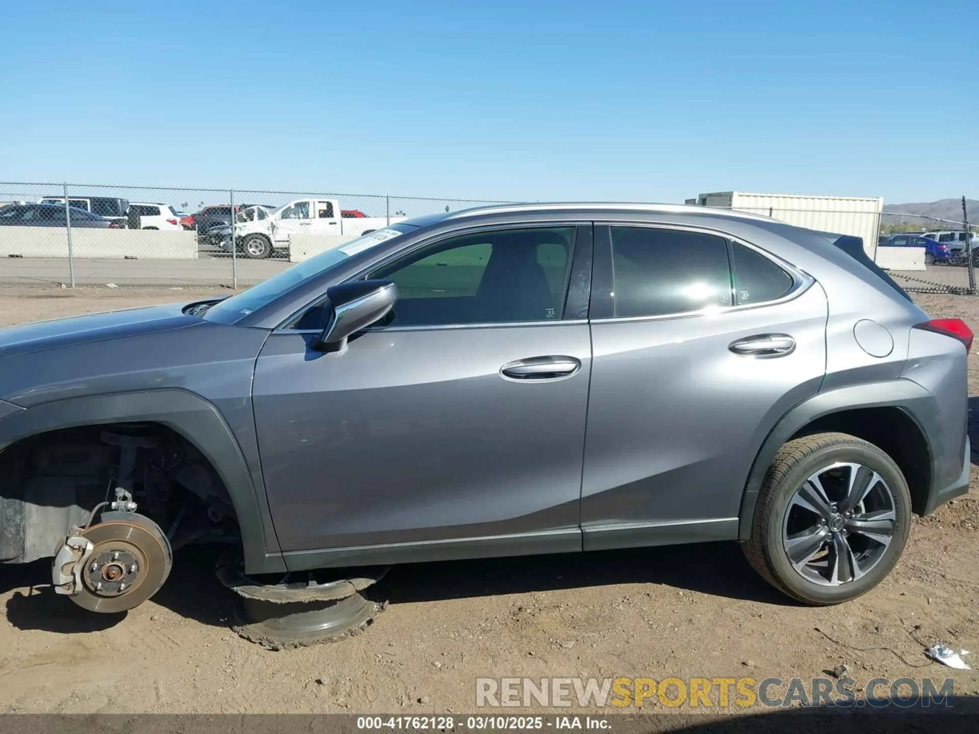 13 fotografías del automóvil dañado JTHP3JBH9L2022441 LEXUS UX 200 2020