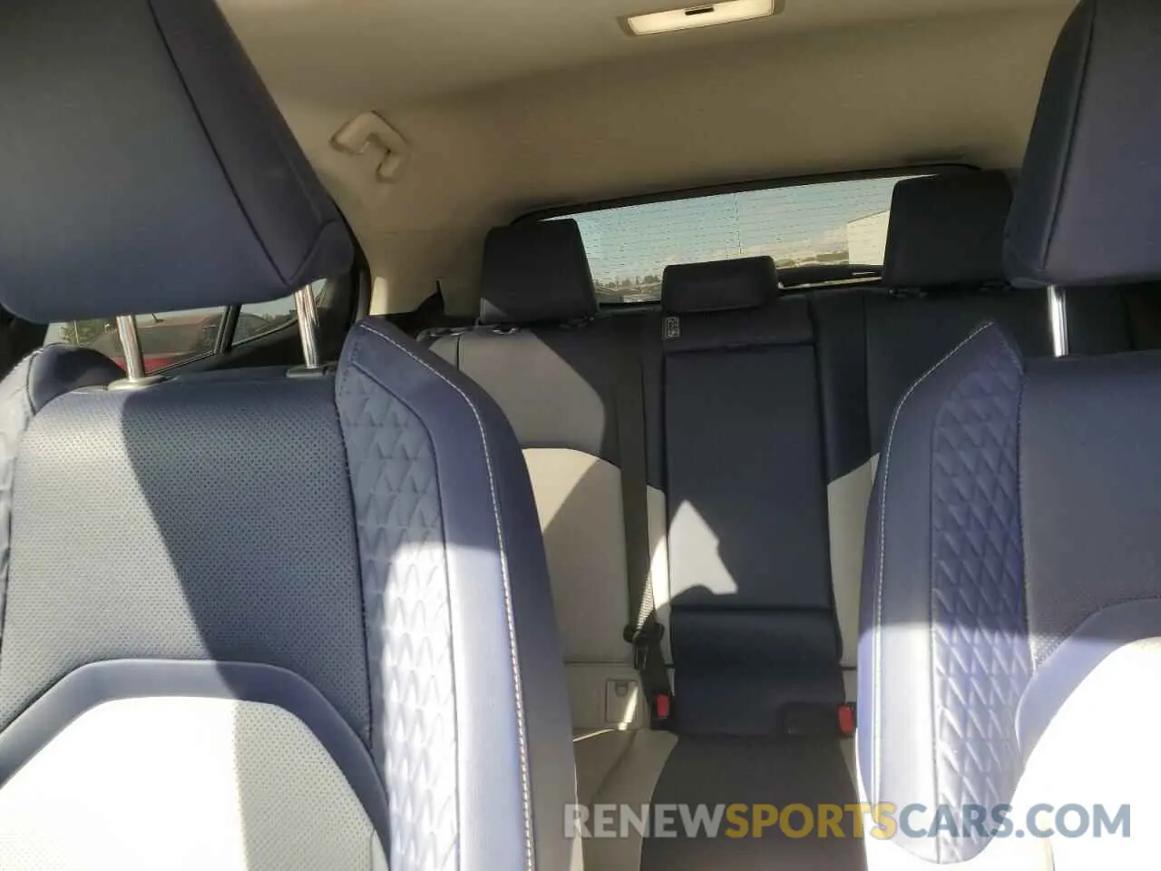 10 fotografías del automóvil dañado JTHP3JBH9L2026618 LEXUS UX 200 2020