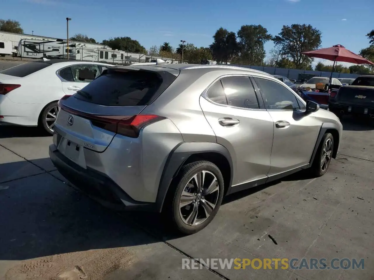 3 fotografías del automóvil dañado JTHP3JBH9L2026618 LEXUS UX 200 2020