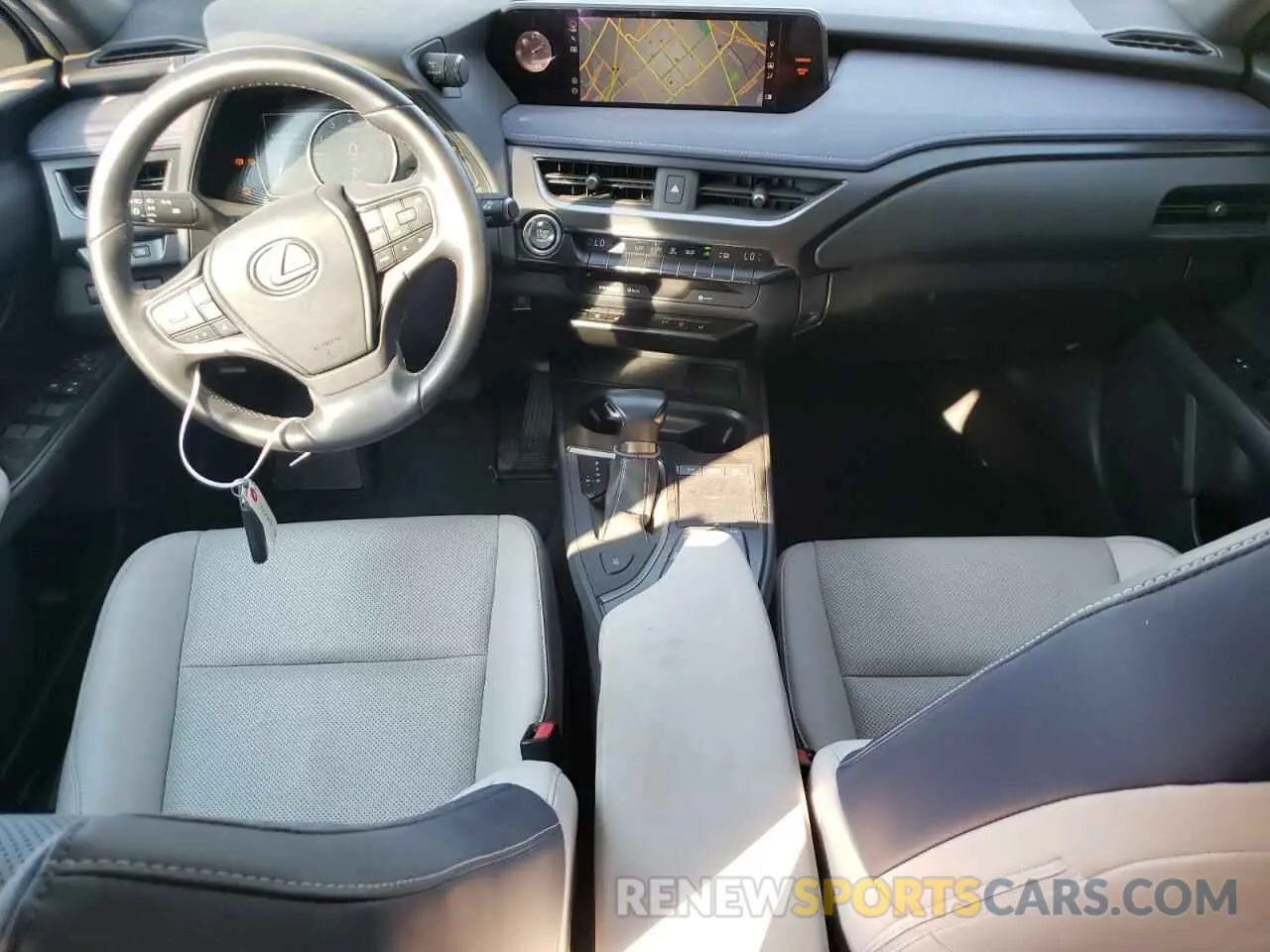 8 fotografías del automóvil dañado JTHP3JBH9L2026618 LEXUS UX 200 2020