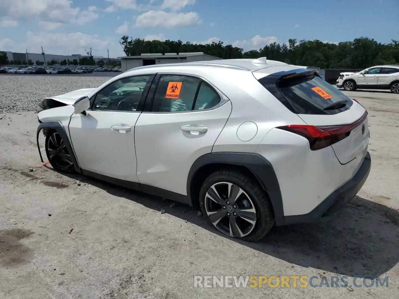 2 fotografías del automóvil dañado JTHP3JBH9L2029521 LEXUS UX 200 2020