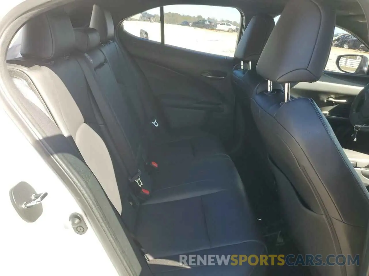 11 fotografías del automóvil dañado JTHX3JBH1L2022417 LEXUS UX 200 2020