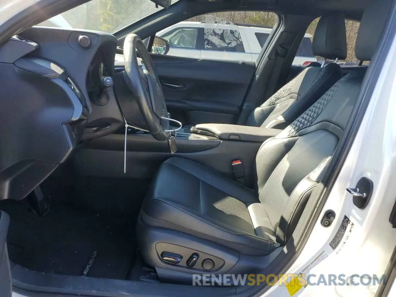 7 fotografías del automóvil dañado JTHX3JBH1L2022417 LEXUS UX 200 2020