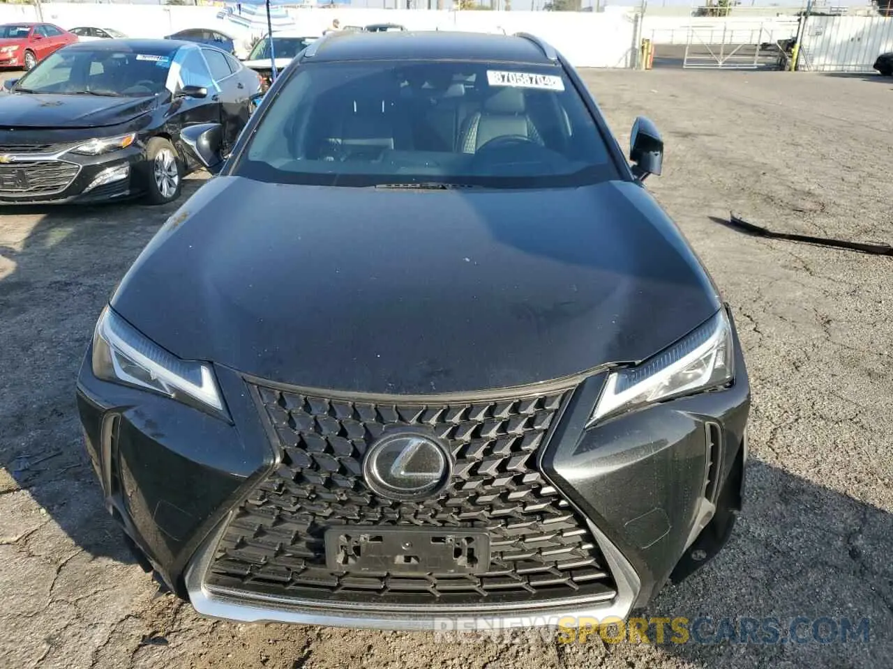 5 fotografías del automóvil dañado JTHX3JBH3L2030146 LEXUS UX 200 2020