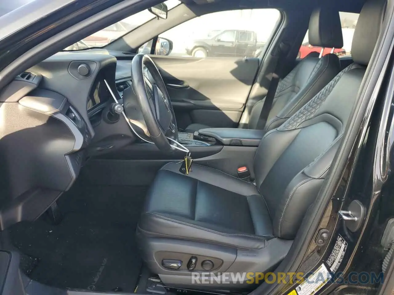 7 fotografías del automóvil dañado JTHX3JBH3L2030146 LEXUS UX 200 2020