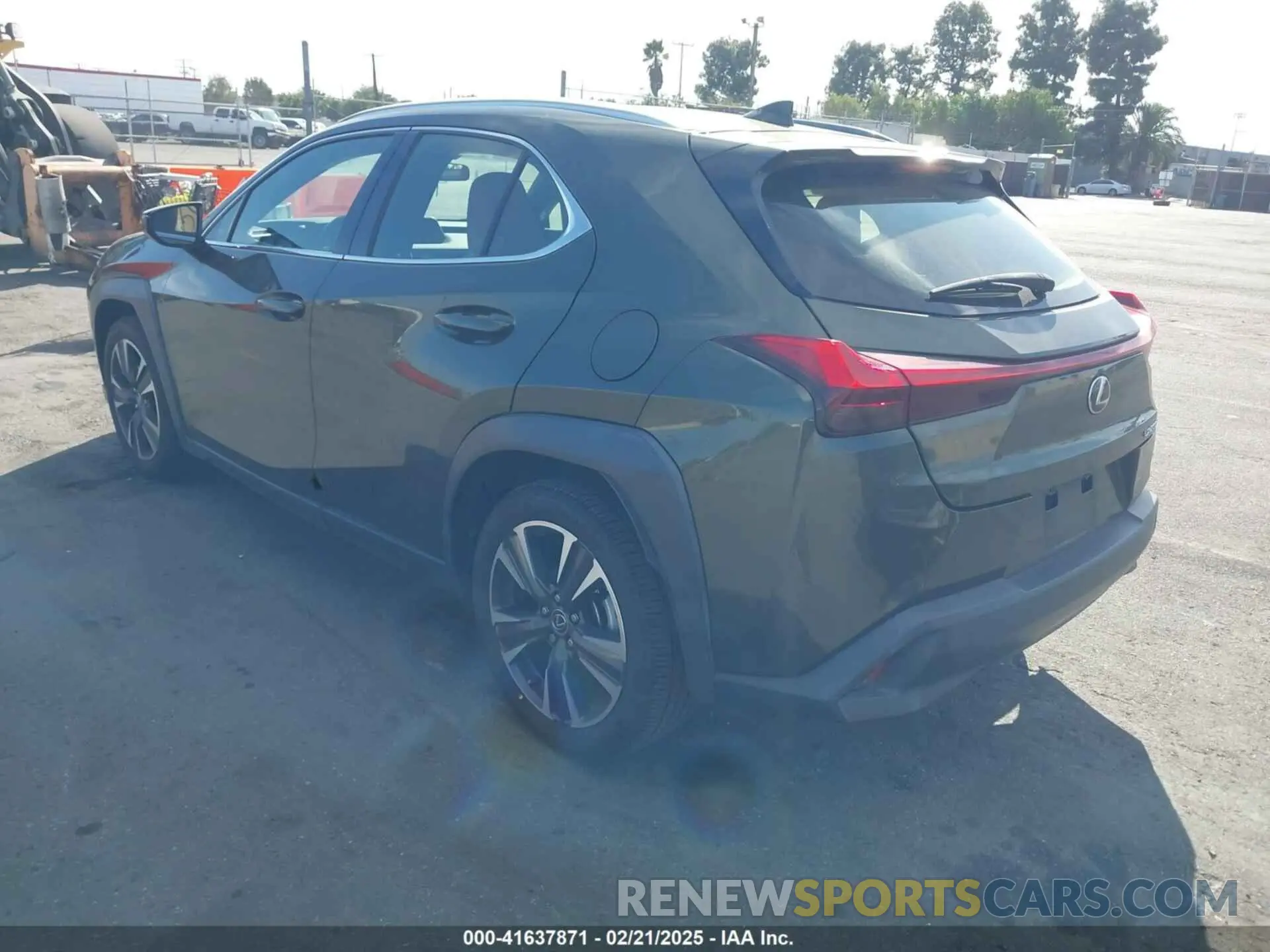 3 fotografías del automóvil dañado JTHX3JBH6L2024213 LEXUS UX 200 2020