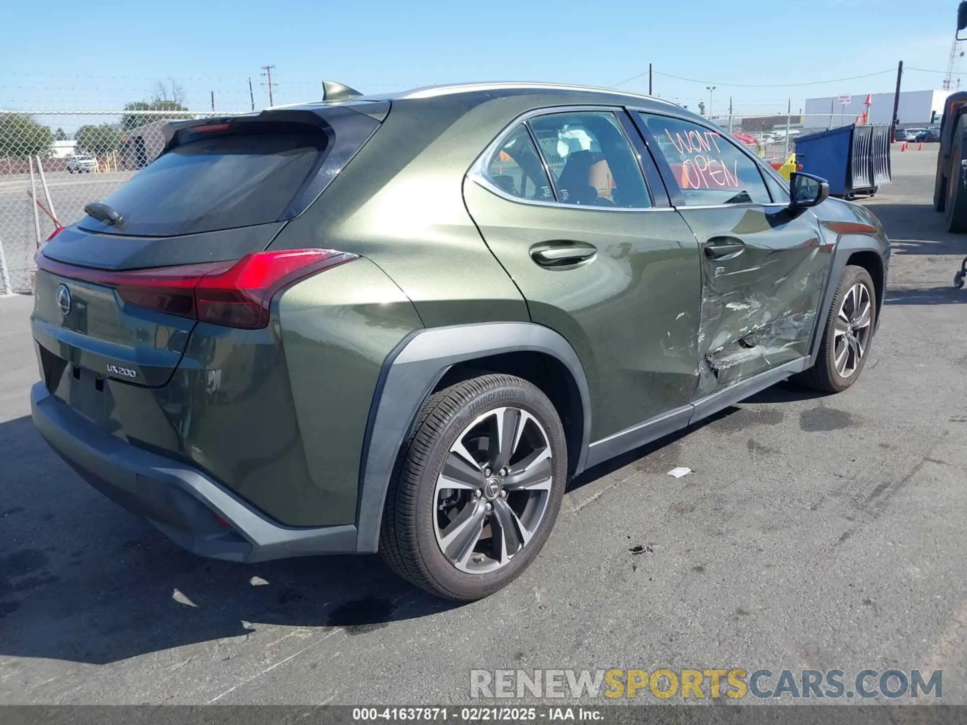 4 fotografías del automóvil dañado JTHX3JBH6L2024213 LEXUS UX 200 2020