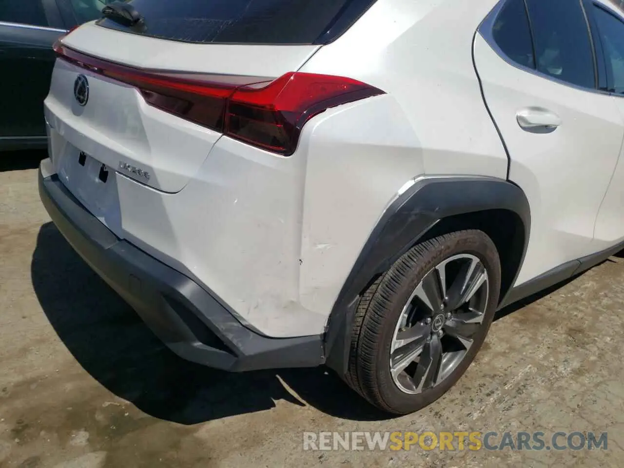 9 fotografías del automóvil dañado JTHX3JBH7L2029081 LEXUS UX 200 2020