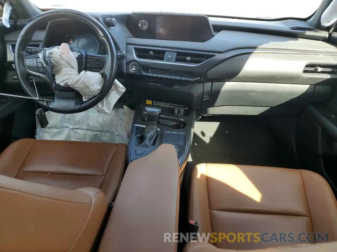 8 fotografías del automóvil dañado JTHX3JBH7L2031607 LEXUS UX 200 2020