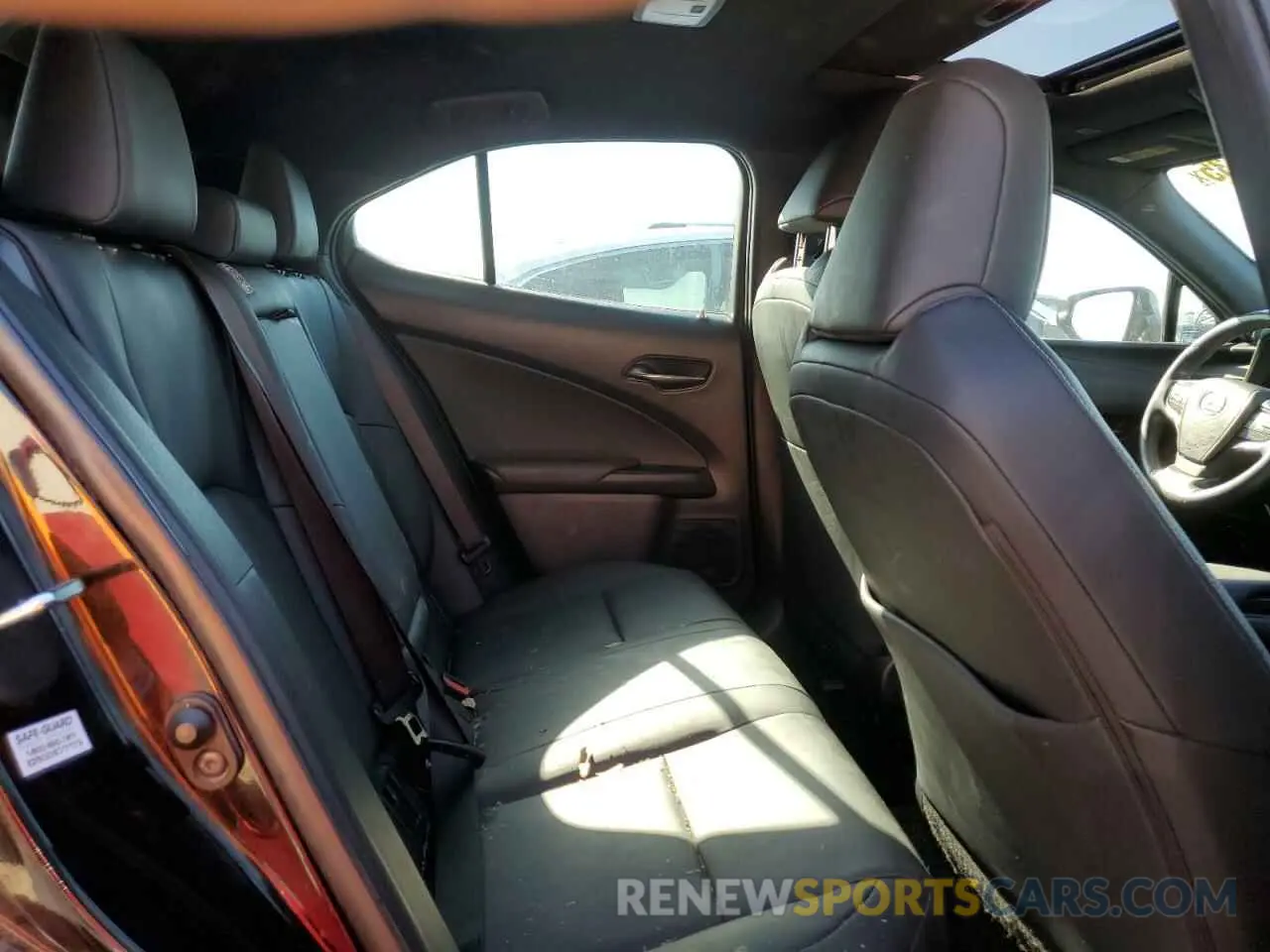10 fotografías del automóvil dañado JTHP3JBH6M2034578 LEXUS UX 200 2021