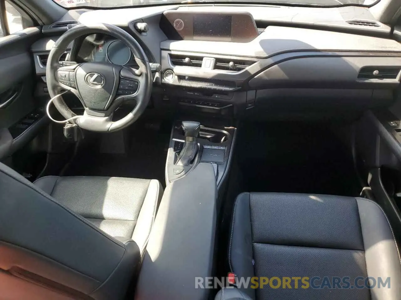 8 fotografías del automóvil dañado JTHP3JBH6M2034578 LEXUS UX 200 2021