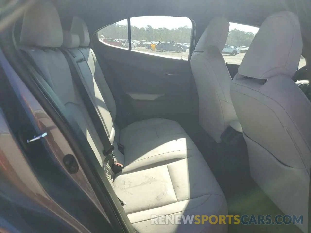 10 fotografías del automóvil dañado JTHP3JBH8M2038499 LEXUS UX 200 2021