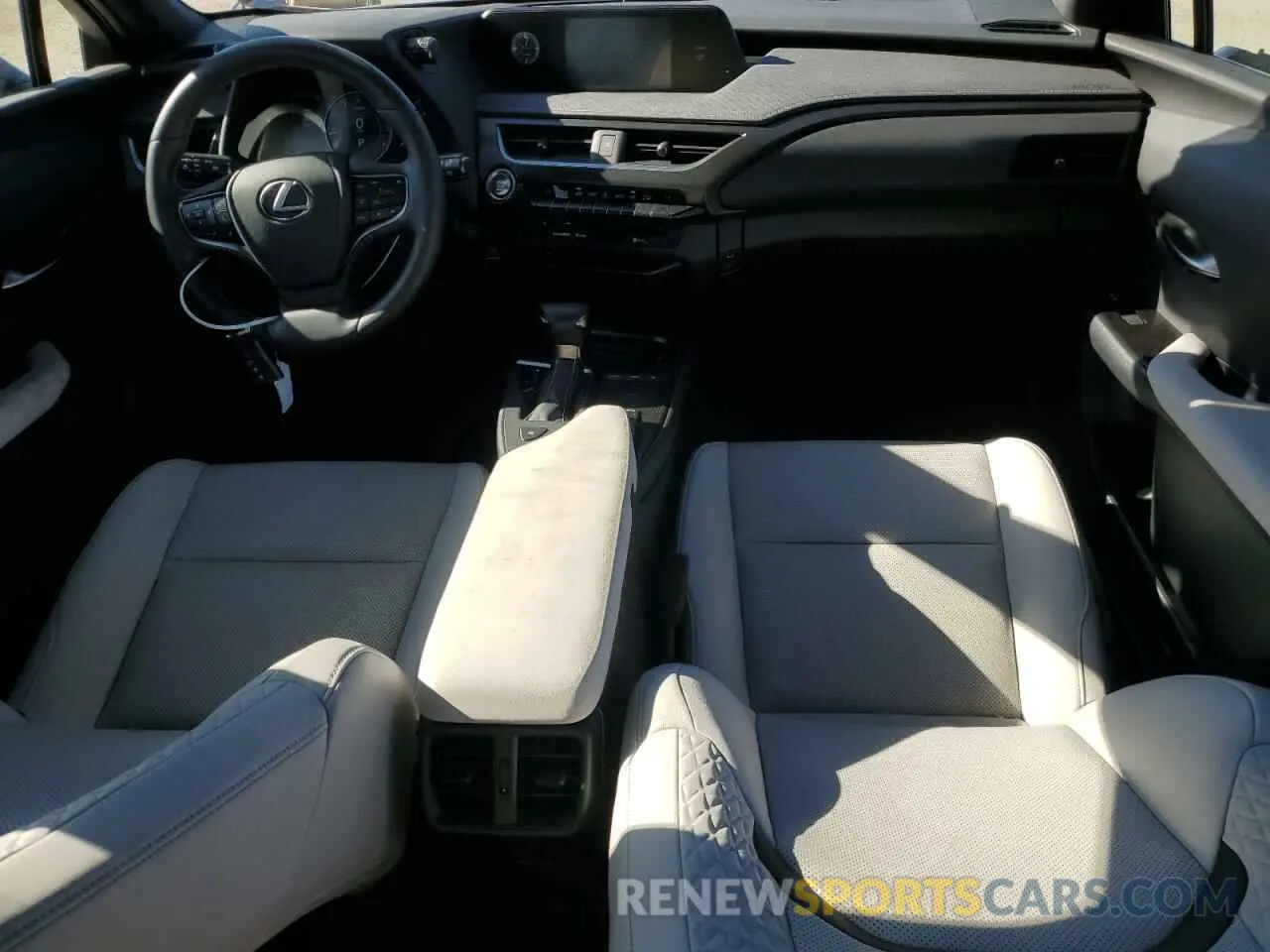 8 fotografías del automóvil dañado JTHP3JBH8M2038499 LEXUS UX 200 2021