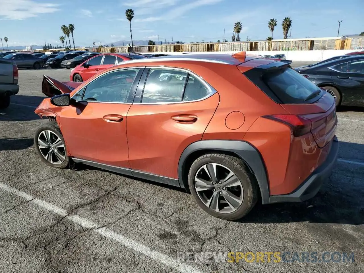 2 fotografías del automóvil dañado JTHX3JBH1M2036853 LEXUS UX 200 2021