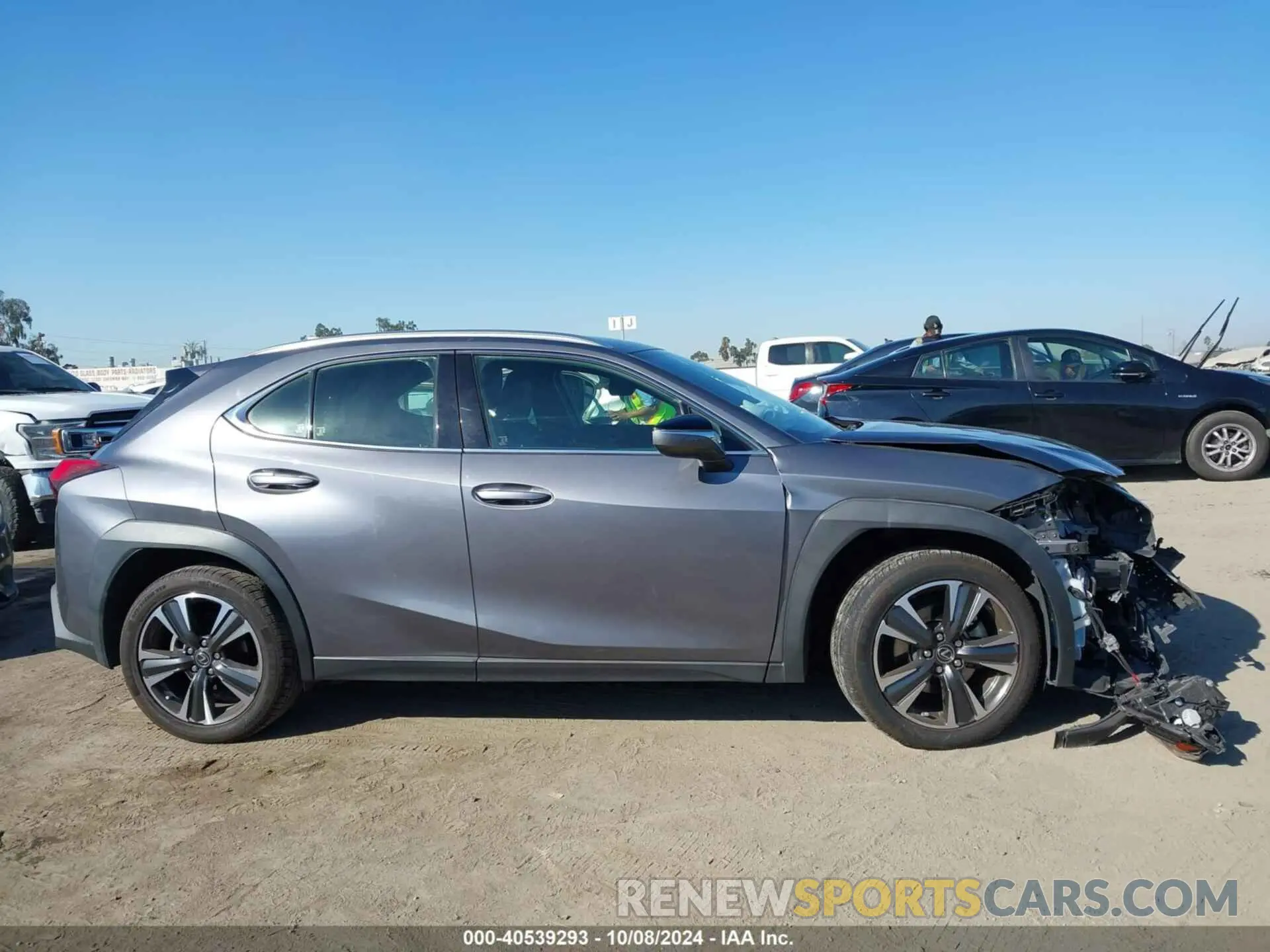 13 fotografías del automóvil dañado JTHX3JBH2M2042130 LEXUS UX 200 2021