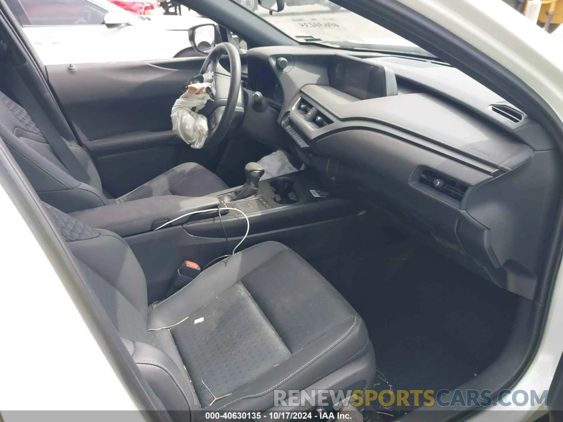 5 fotografías del automóvil dañado JTHX3JBH3M2040385 LEXUS UX 200 2021