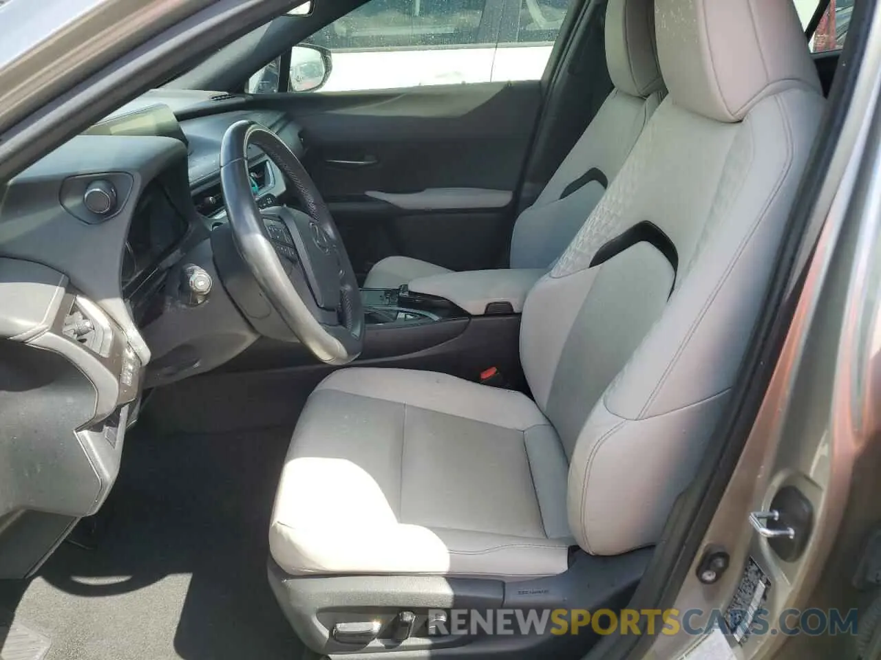 7 fotografías del automóvil dañado JTHX3JBH7M2036551 LEXUS UX 200 2021