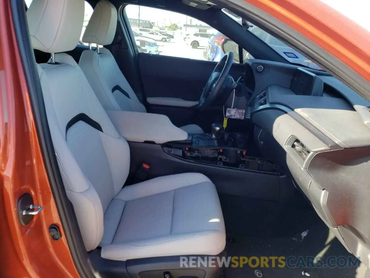 5 fotografías del automóvil dañado JTHX3JBH7M2039952 LEXUS UX 200 2021