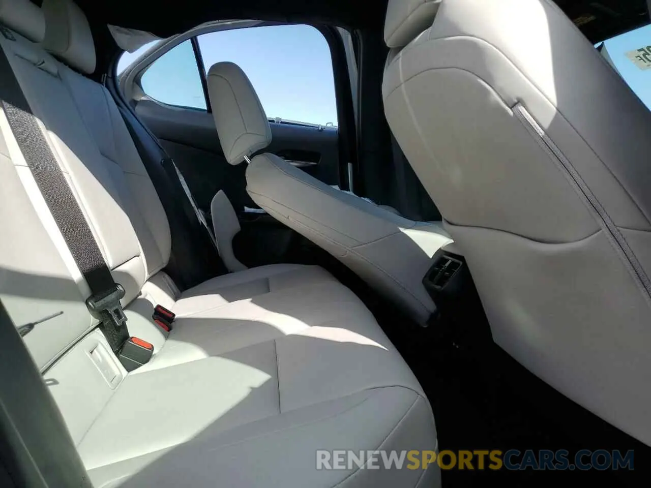 10 fotografías del automóvil dañado JTHX3JBHXM2038035 LEXUS UX 200 2021