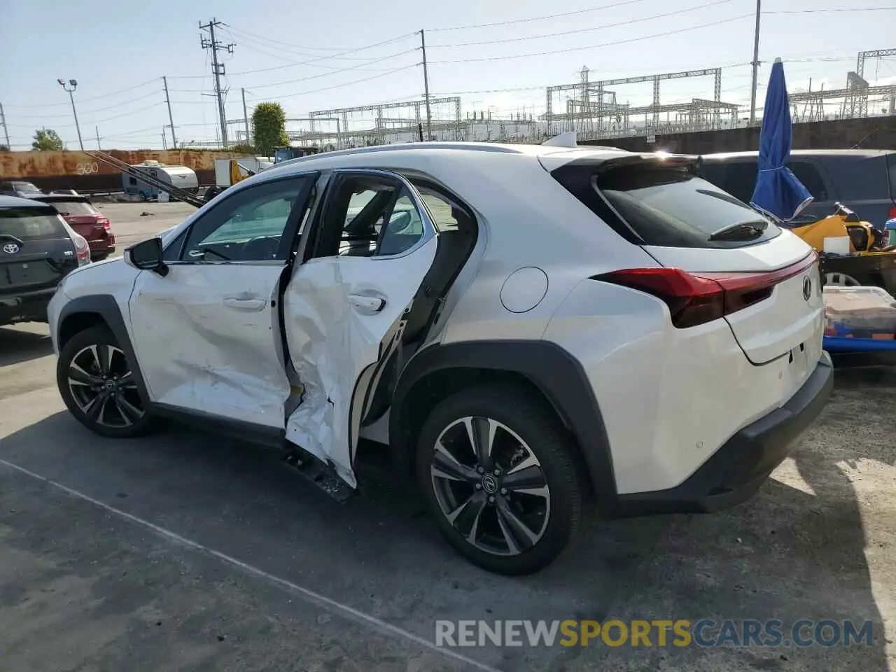 2 fotografías del automóvil dañado JTHX3JBHXM2038035 LEXUS UX 200 2021