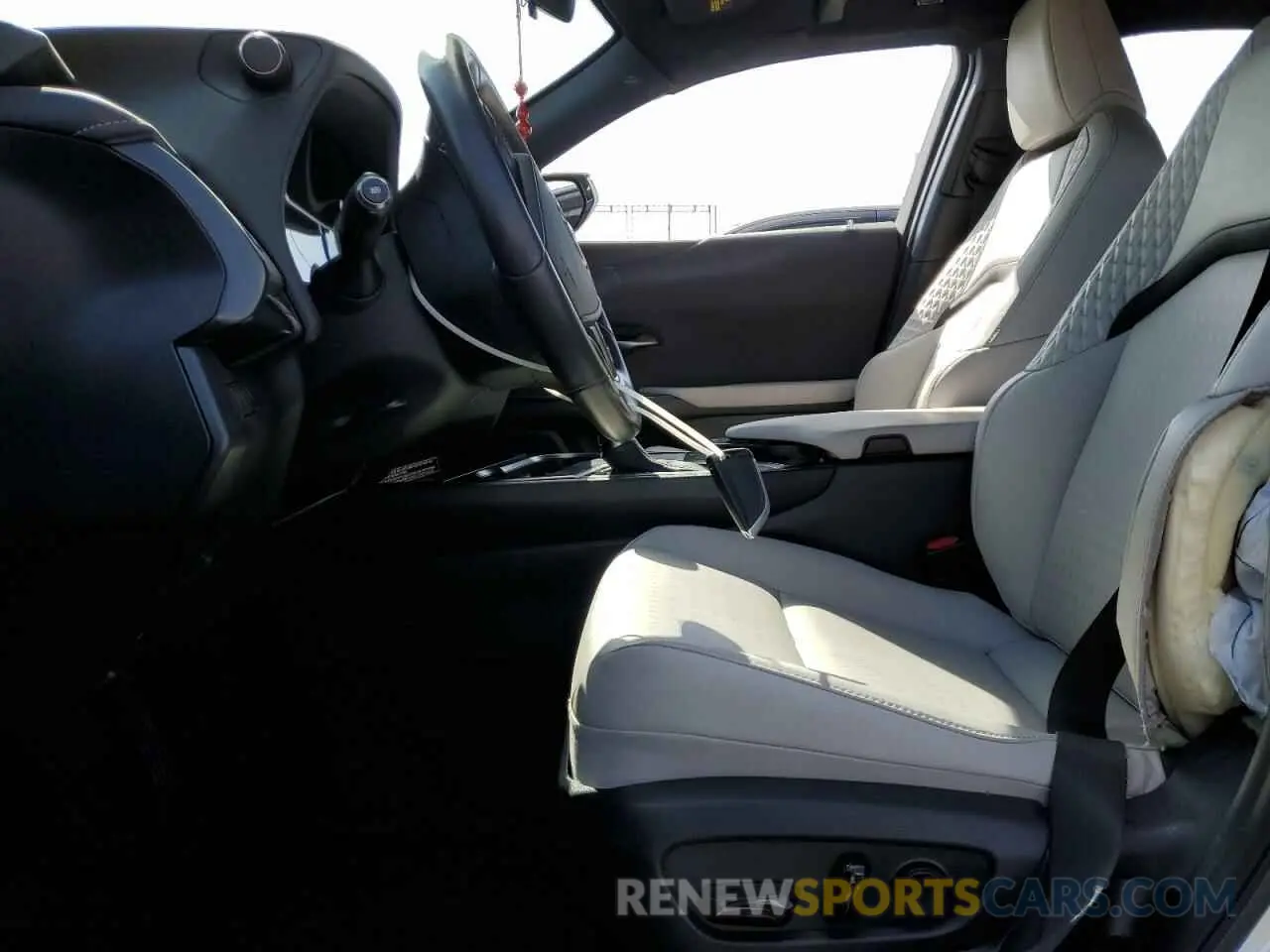 7 fotografías del automóvil dañado JTHX3JBHXM2038035 LEXUS UX 200 2021