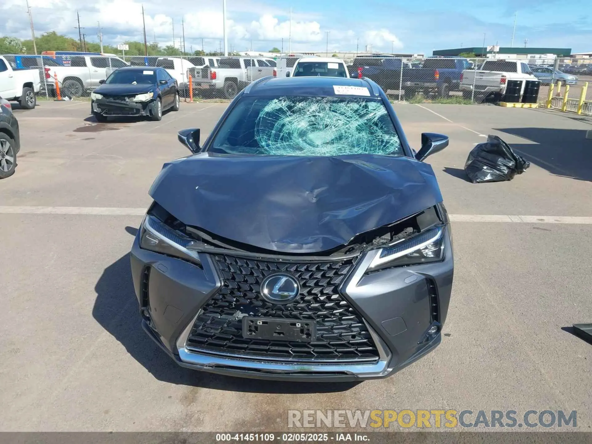 12 fotografías del automóvil dañado JTHL3JBH0N2046676 LEXUS UX 200 2022