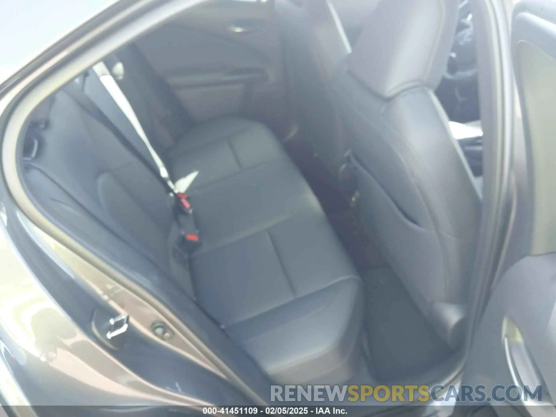 8 fotografías del automóvil dañado JTHL3JBH0N2046676 LEXUS UX 200 2022