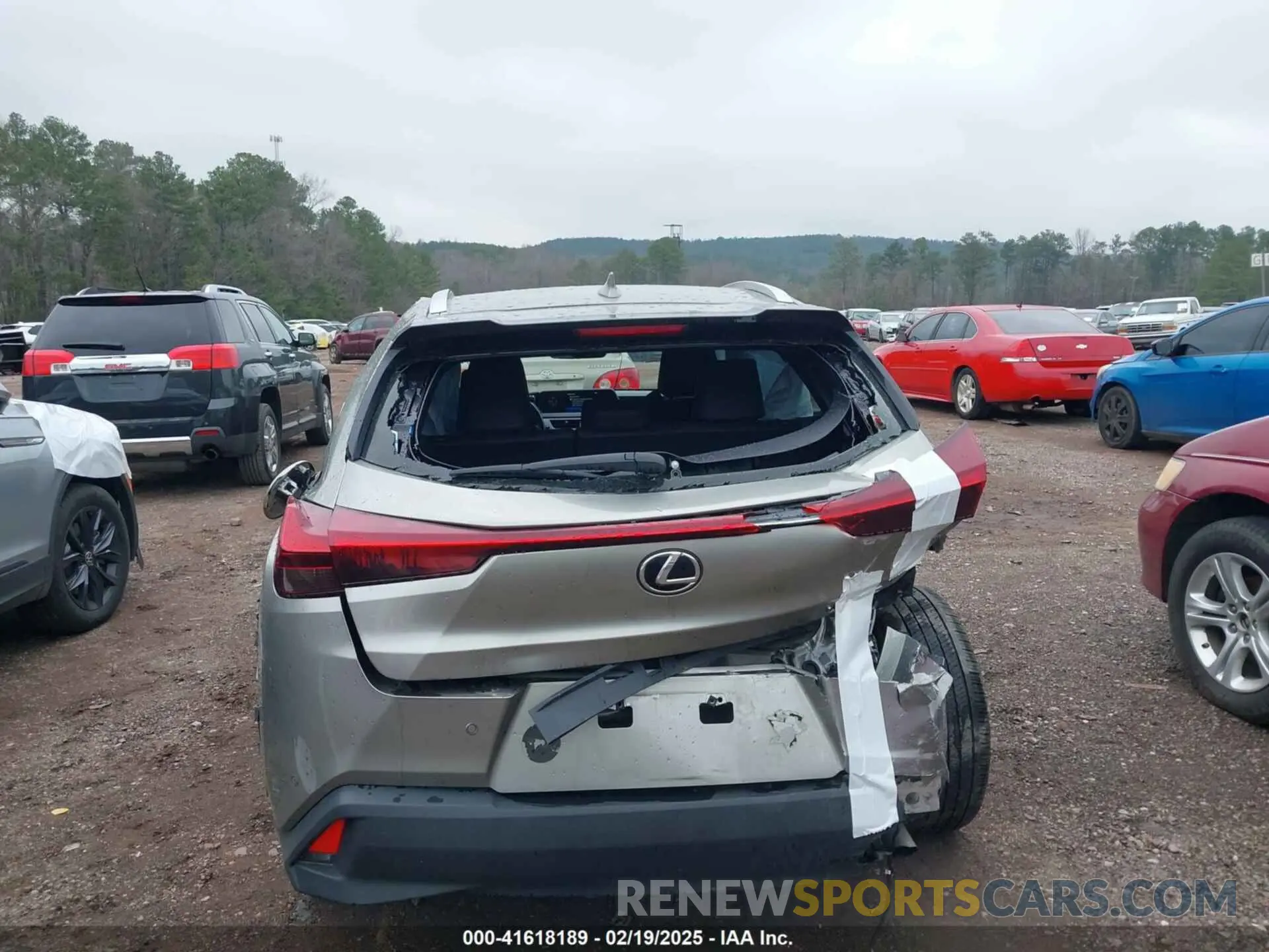 16 fotografías del automóvil dañado JTHP3JBH4N2049713 LEXUS UX 200 2022