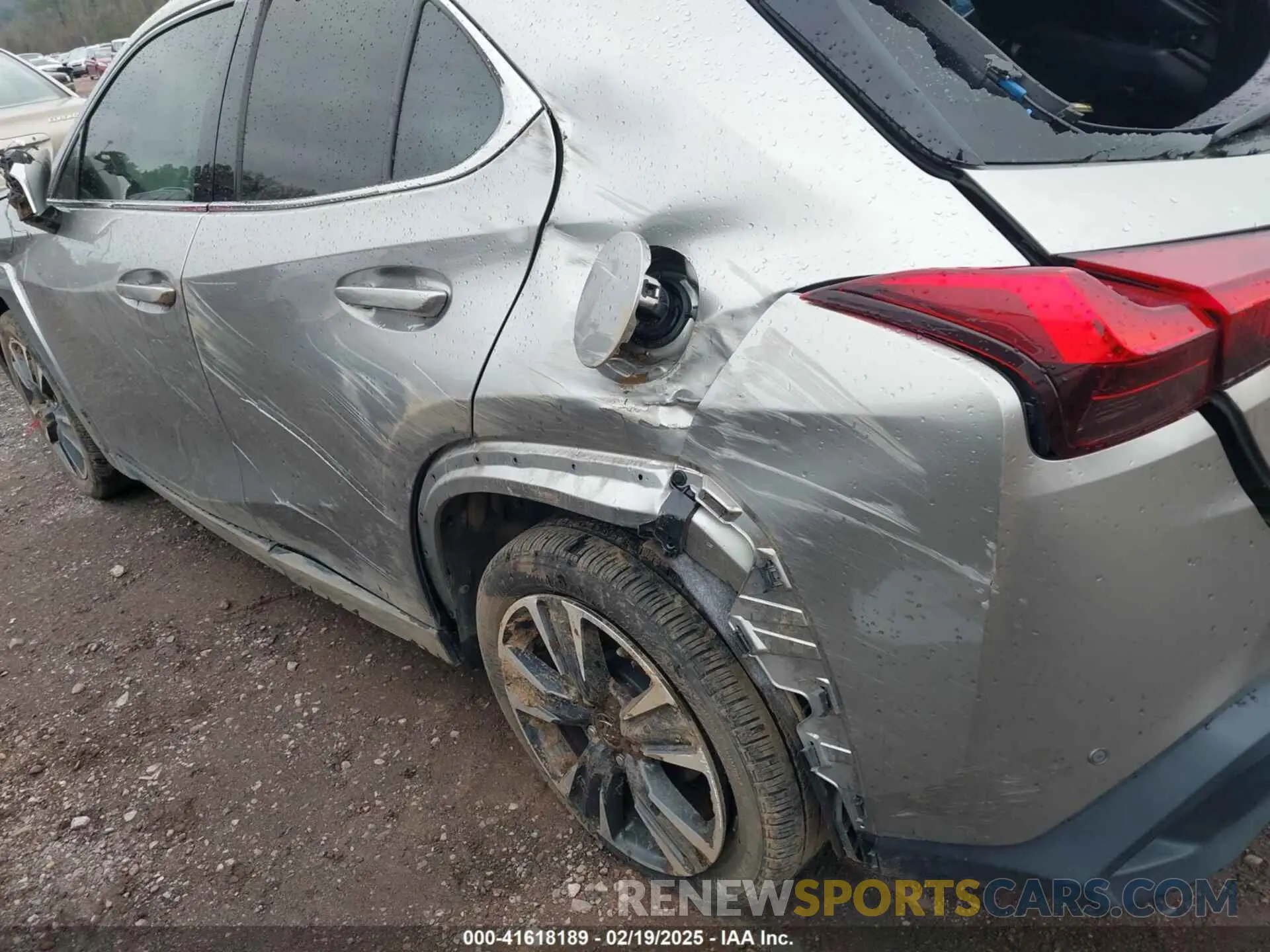 17 fotografías del automóvil dañado JTHP3JBH4N2049713 LEXUS UX 200 2022