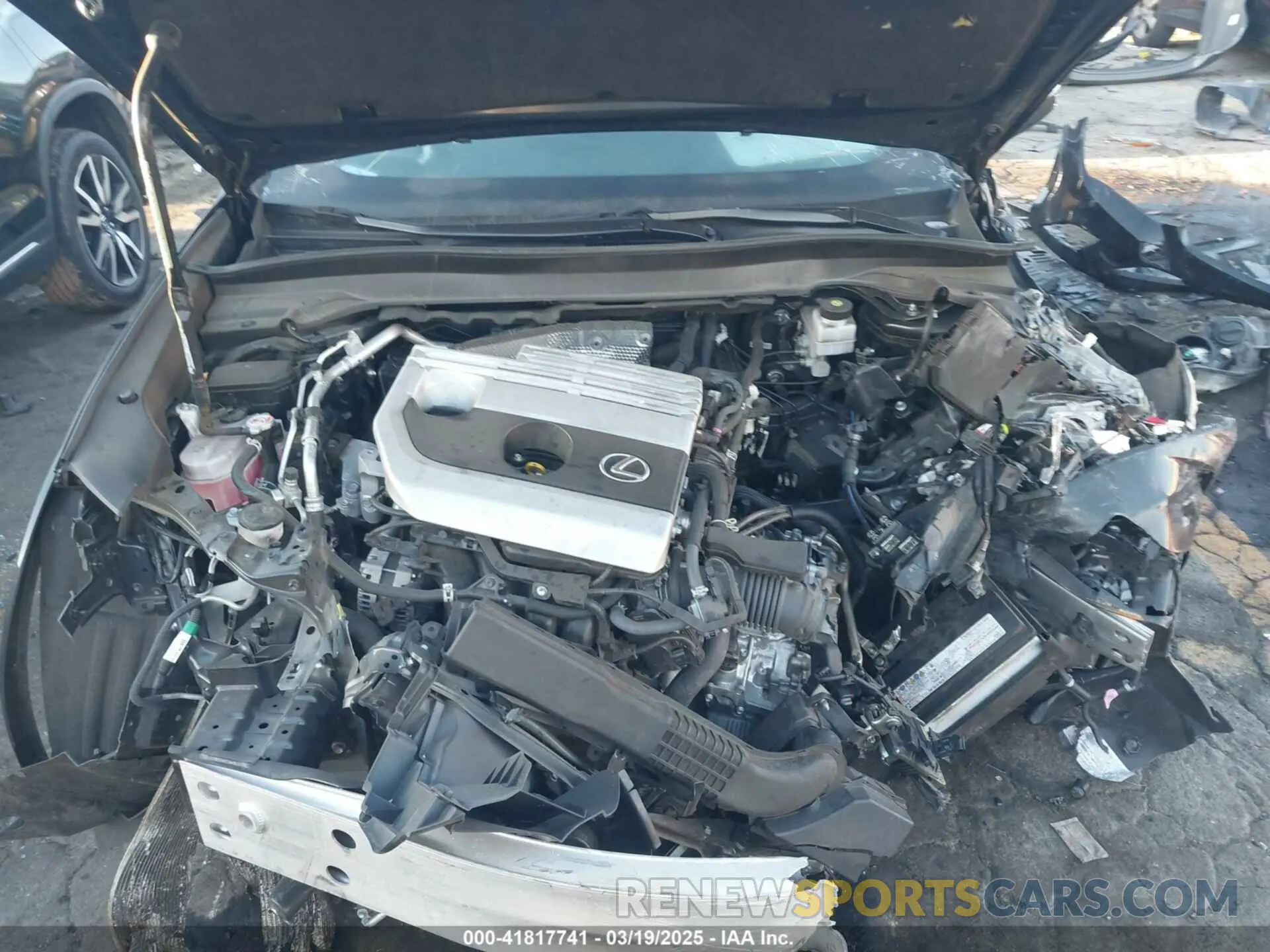 10 fotografías del automóvil dañado JTHP3JBH6N2048515 LEXUS UX 200 2022