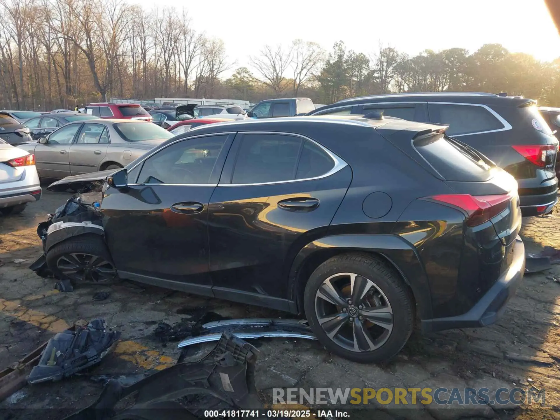 14 fotografías del automóvil dañado JTHP3JBH6N2048515 LEXUS UX 200 2022