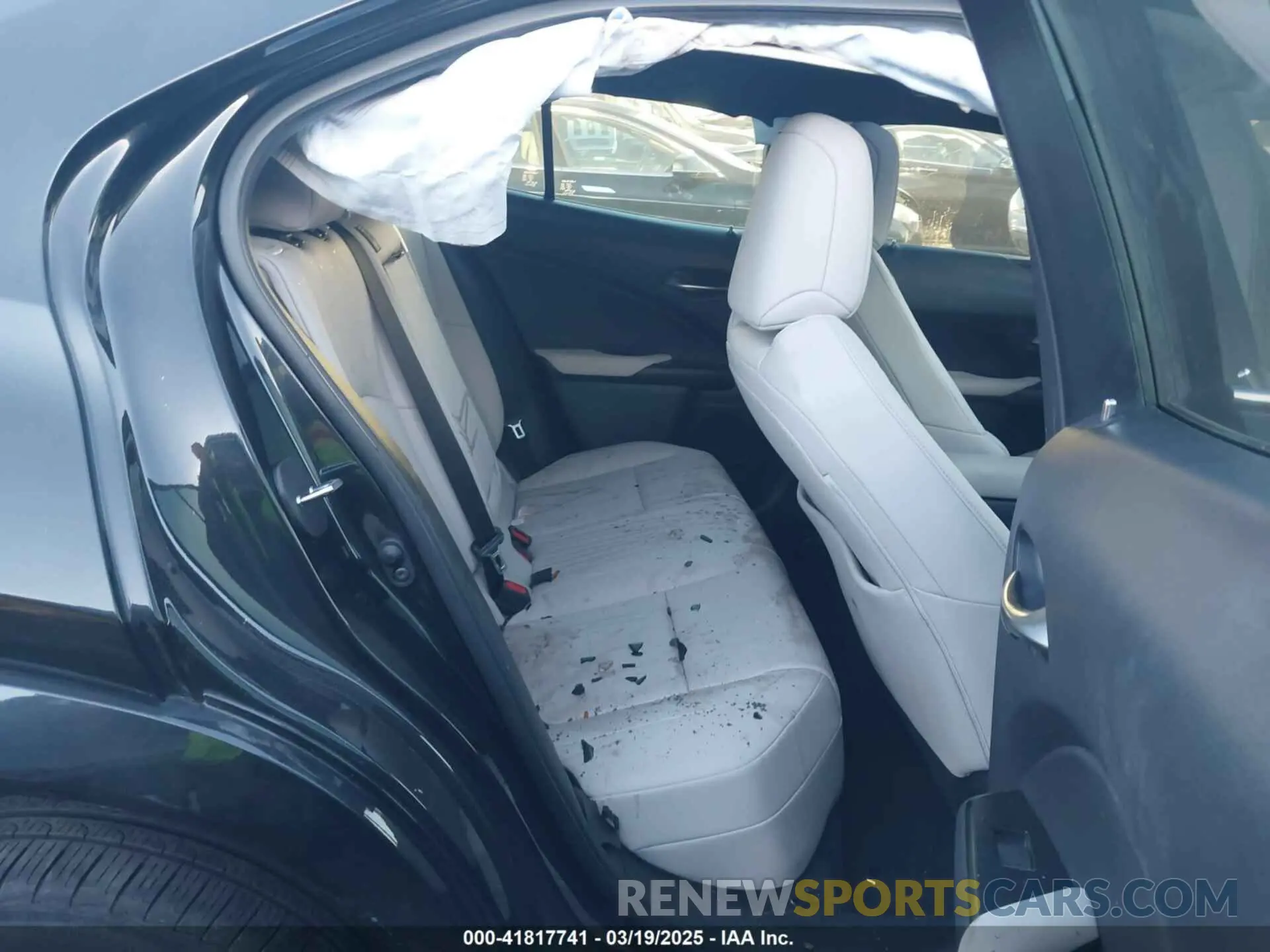 8 fotografías del automóvil dañado JTHP3JBH6N2048515 LEXUS UX 200 2022