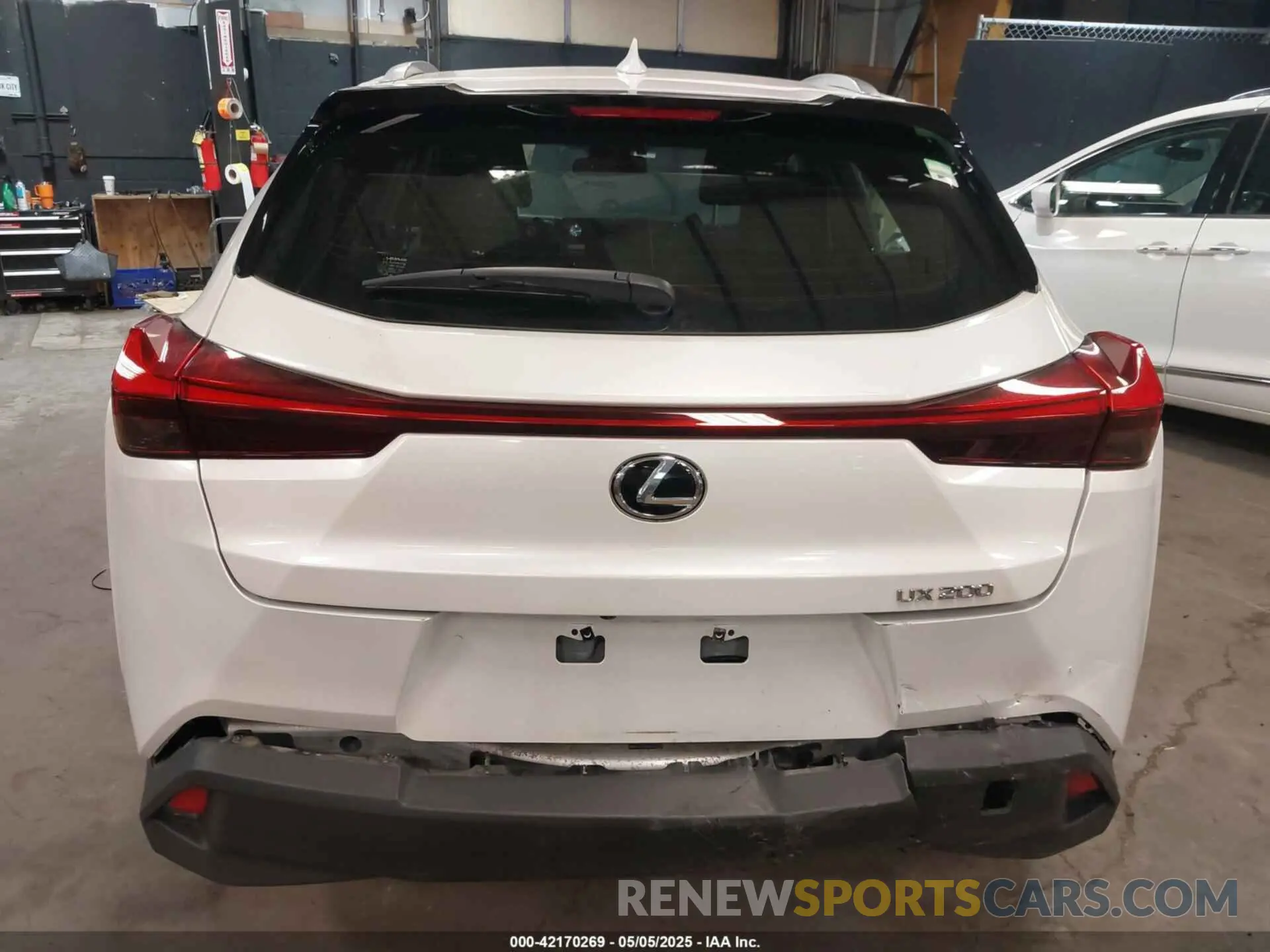 16 fotografías del automóvil dañado JTHX3JBH0N2052155 LEXUS UX 200 2022