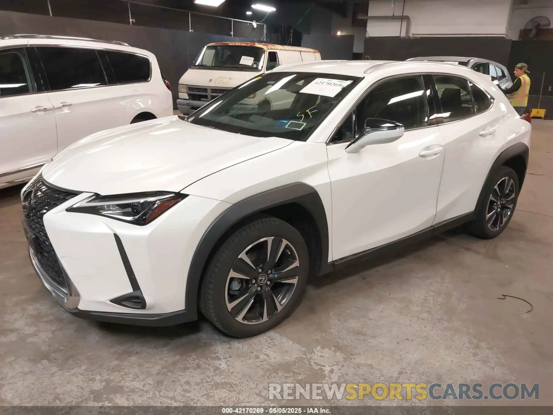 2 fotografías del automóvil dañado JTHX3JBH0N2052155 LEXUS UX 200 2022