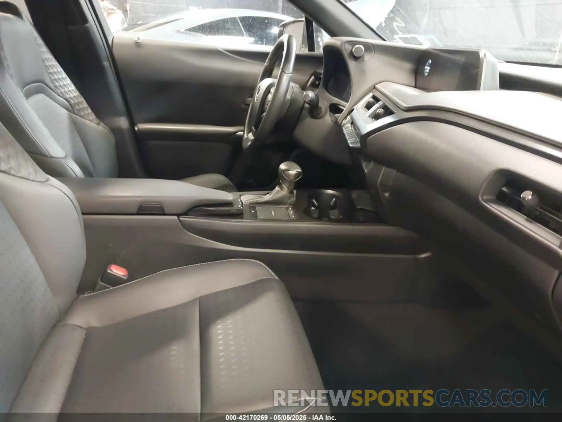 5 fotografías del automóvil dañado JTHX3JBH0N2052155 LEXUS UX 200 2022