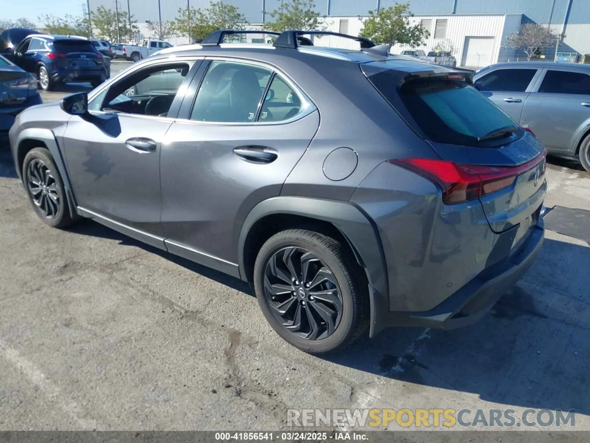 3 fotografías del automóvil dañado JTHX3JBH6N2056436 LEXUS UX 200 2022