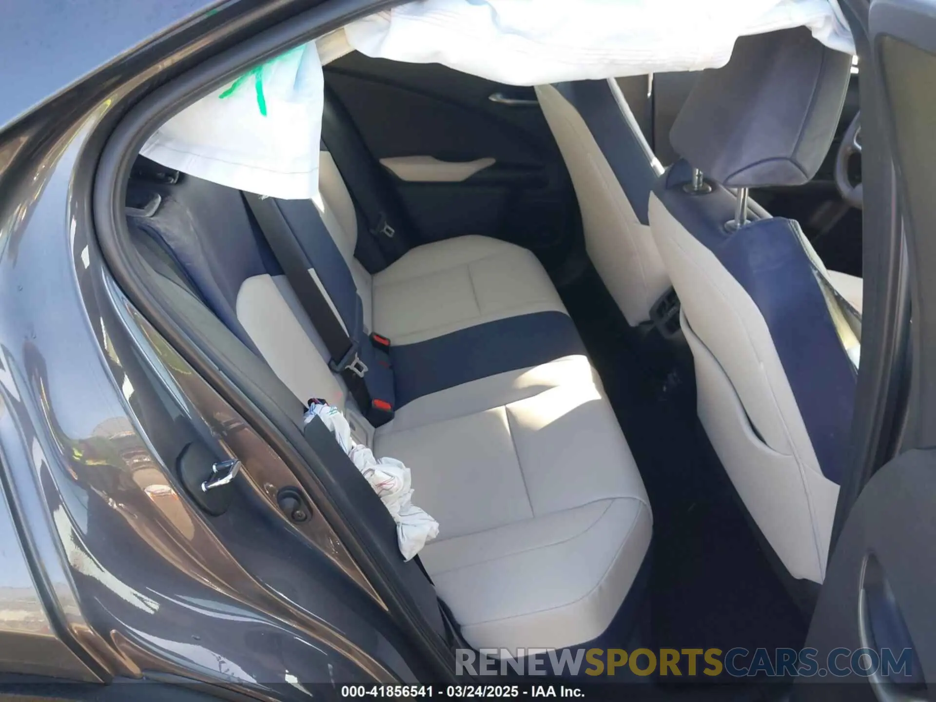 8 fotografías del automóvil dañado JTHX3JBH6N2056436 LEXUS UX 200 2022