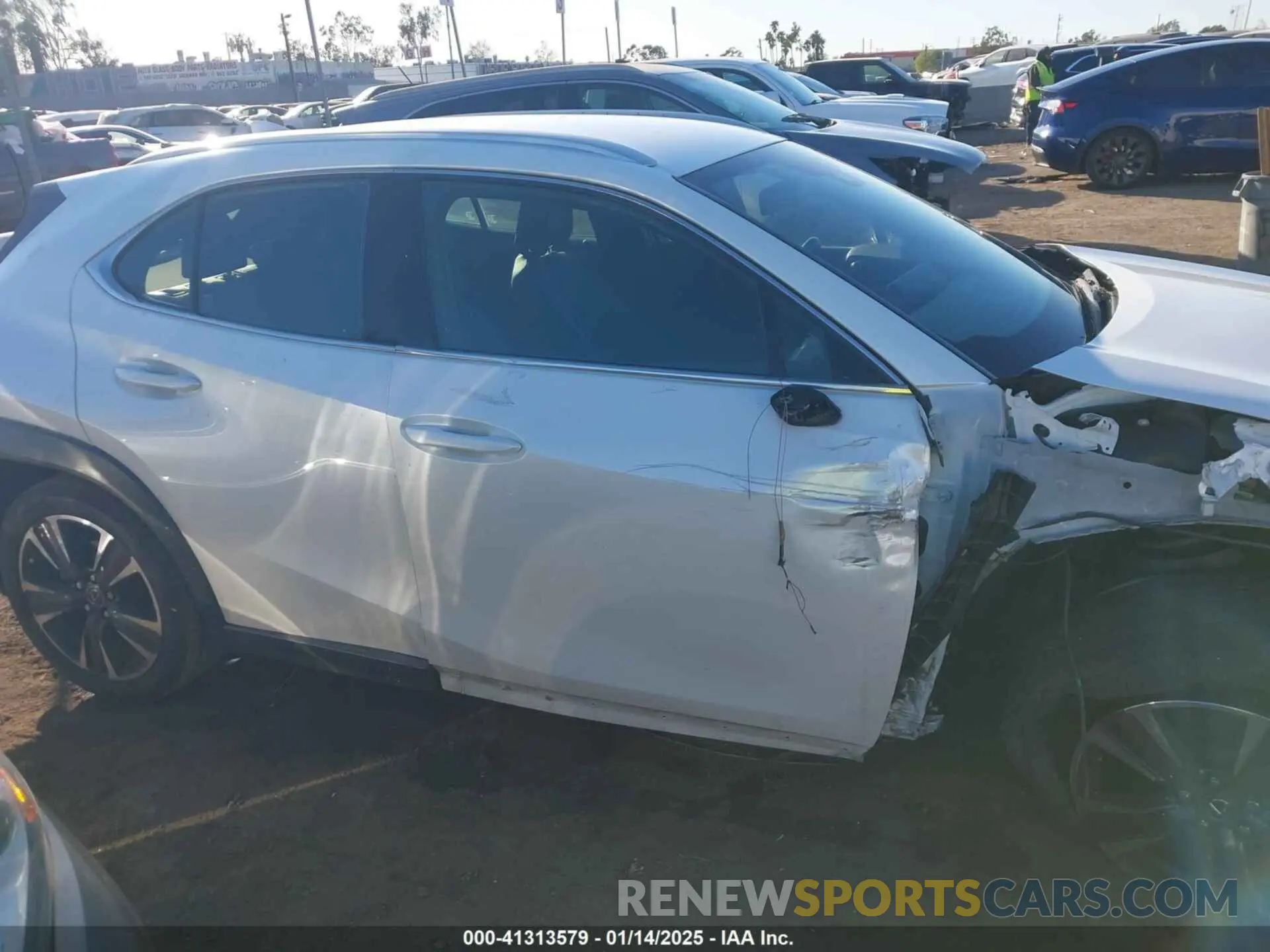 13 fotografías del automóvil dañado JTHX3JBH7N2050208 LEXUS UX 200 2022