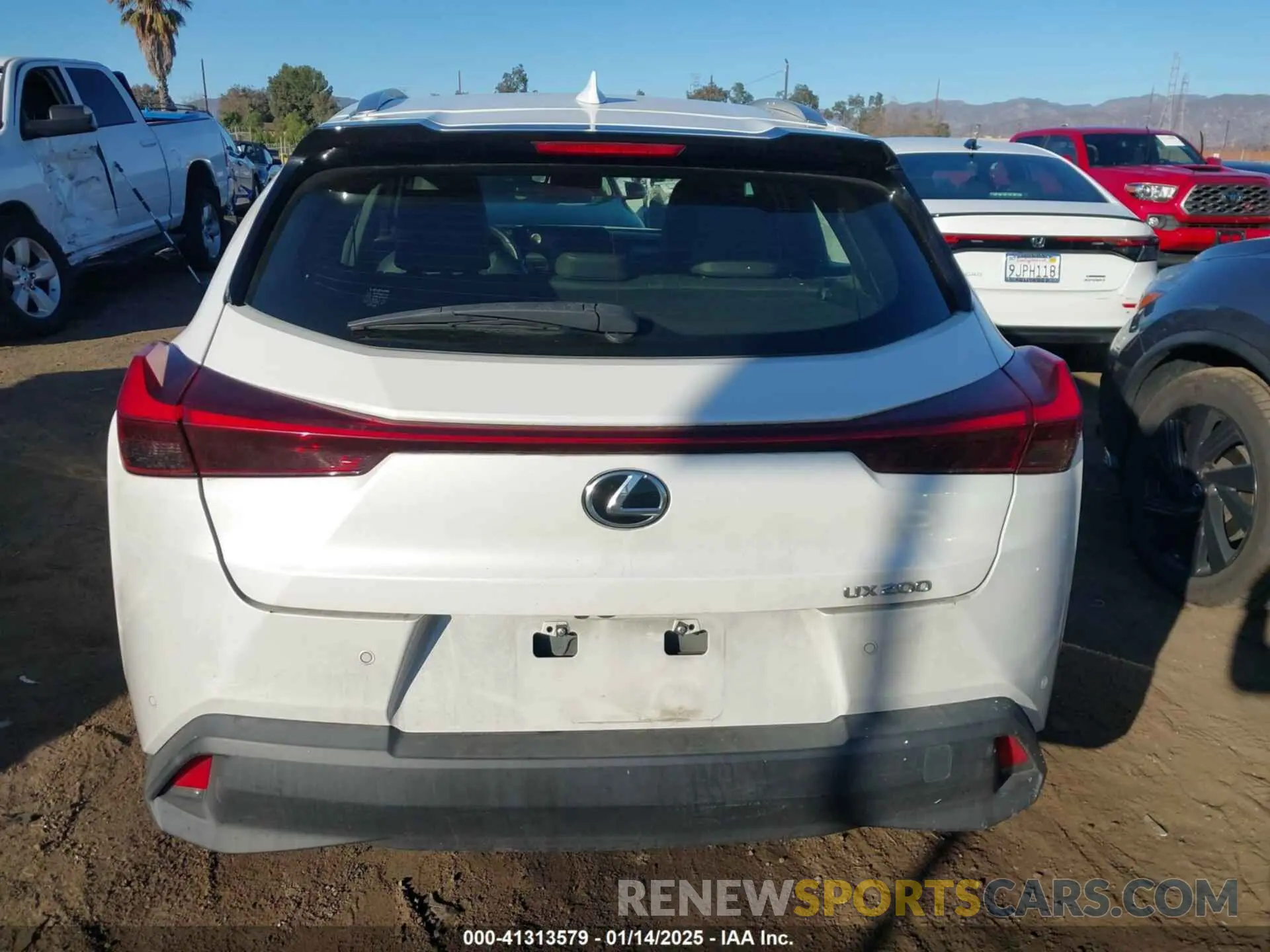 16 fotografías del automóvil dañado JTHX3JBH7N2050208 LEXUS UX 200 2022