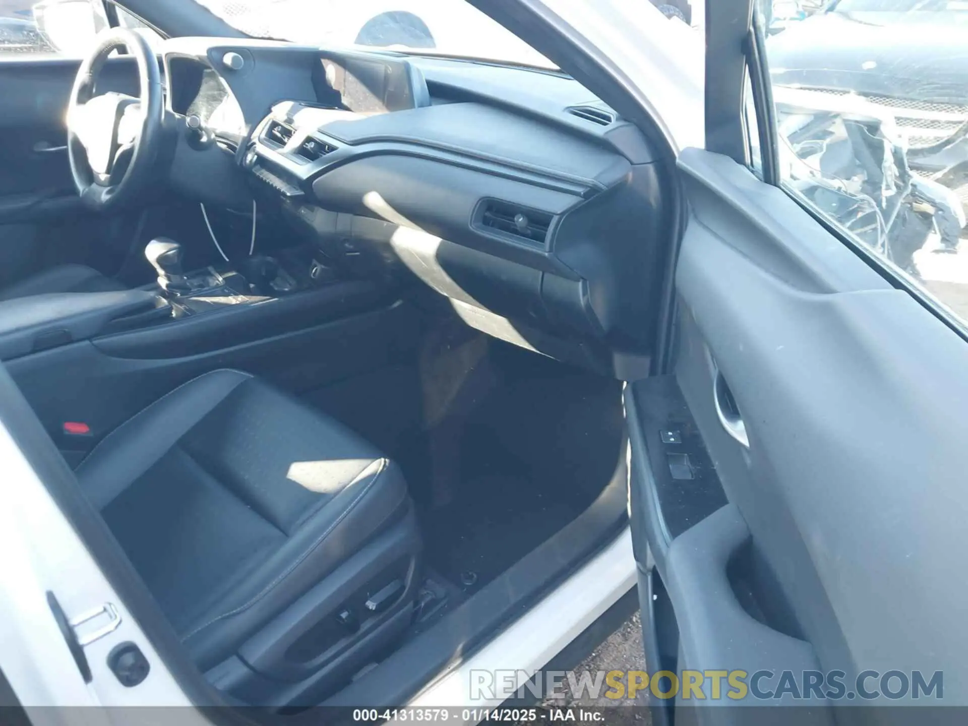 5 fotografías del automóvil dañado JTHX3JBH7N2050208 LEXUS UX 200 2022