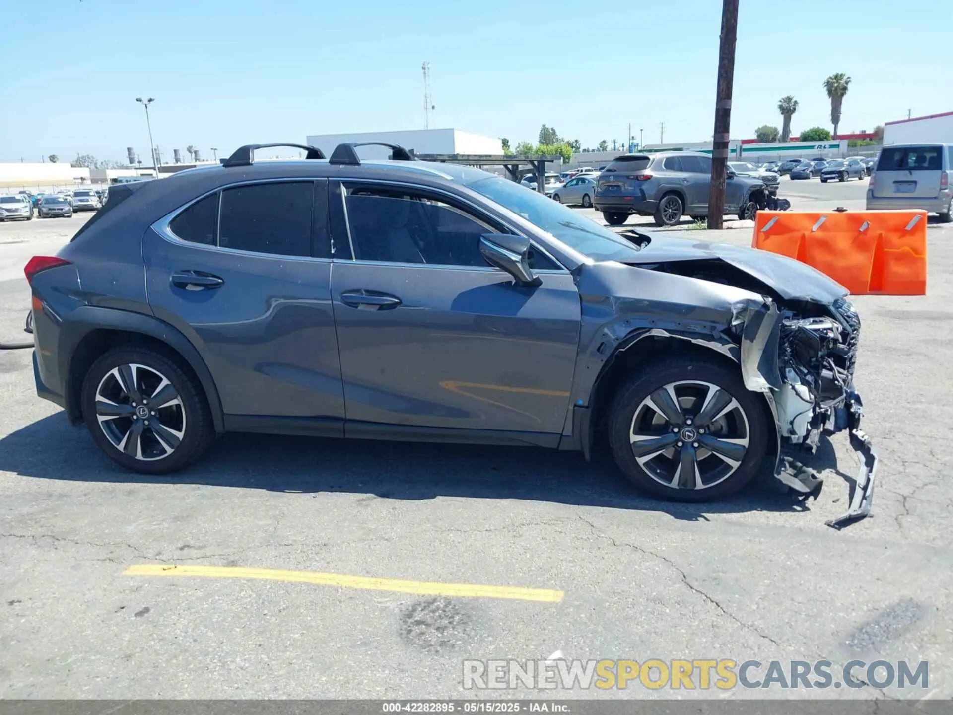 13 fotografías del automóvil dañado JTHX3JBH7N2055392 LEXUS UX 200 2022