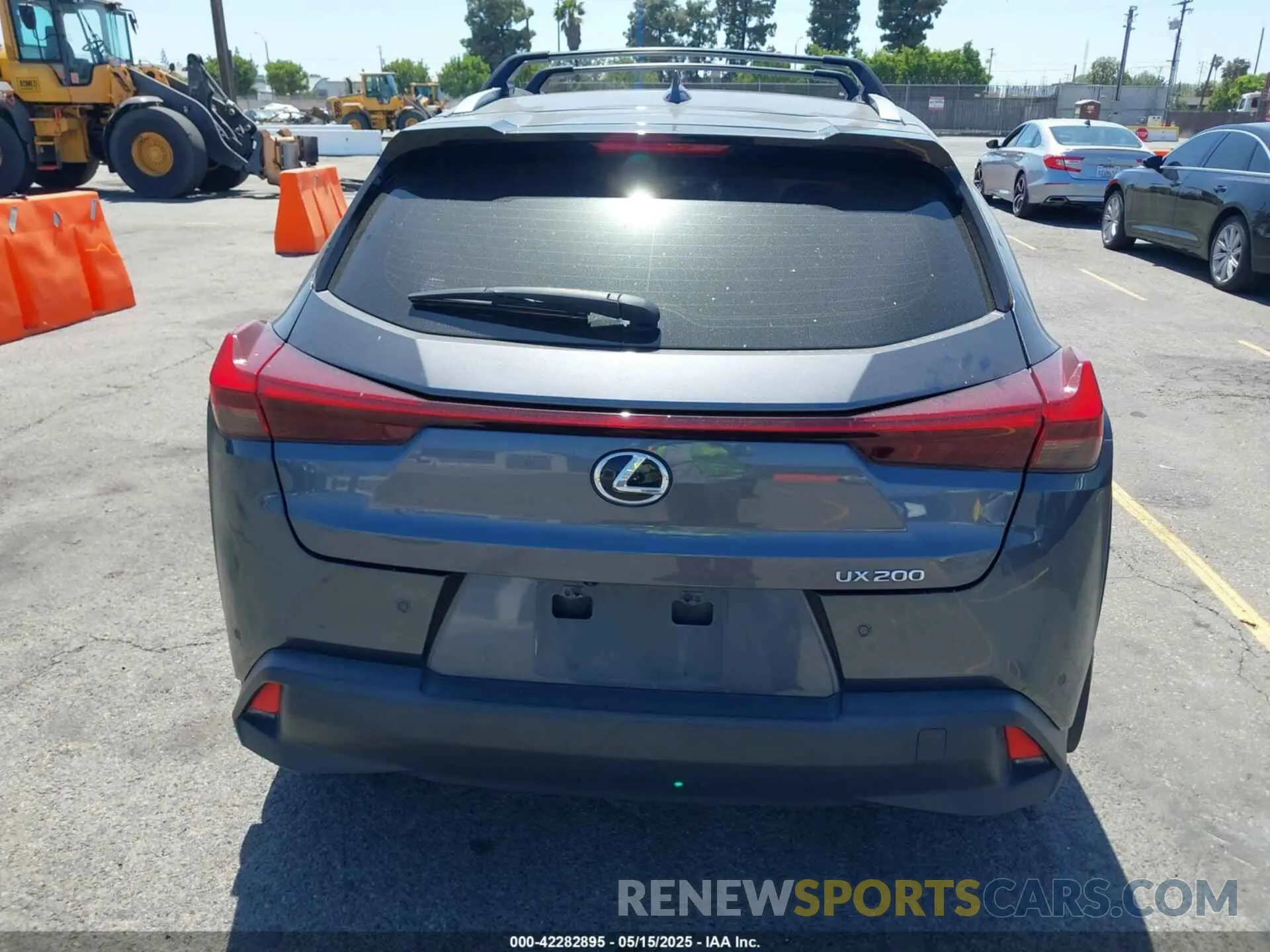 16 fotografías del automóvil dañado JTHX3JBH7N2055392 LEXUS UX 200 2022