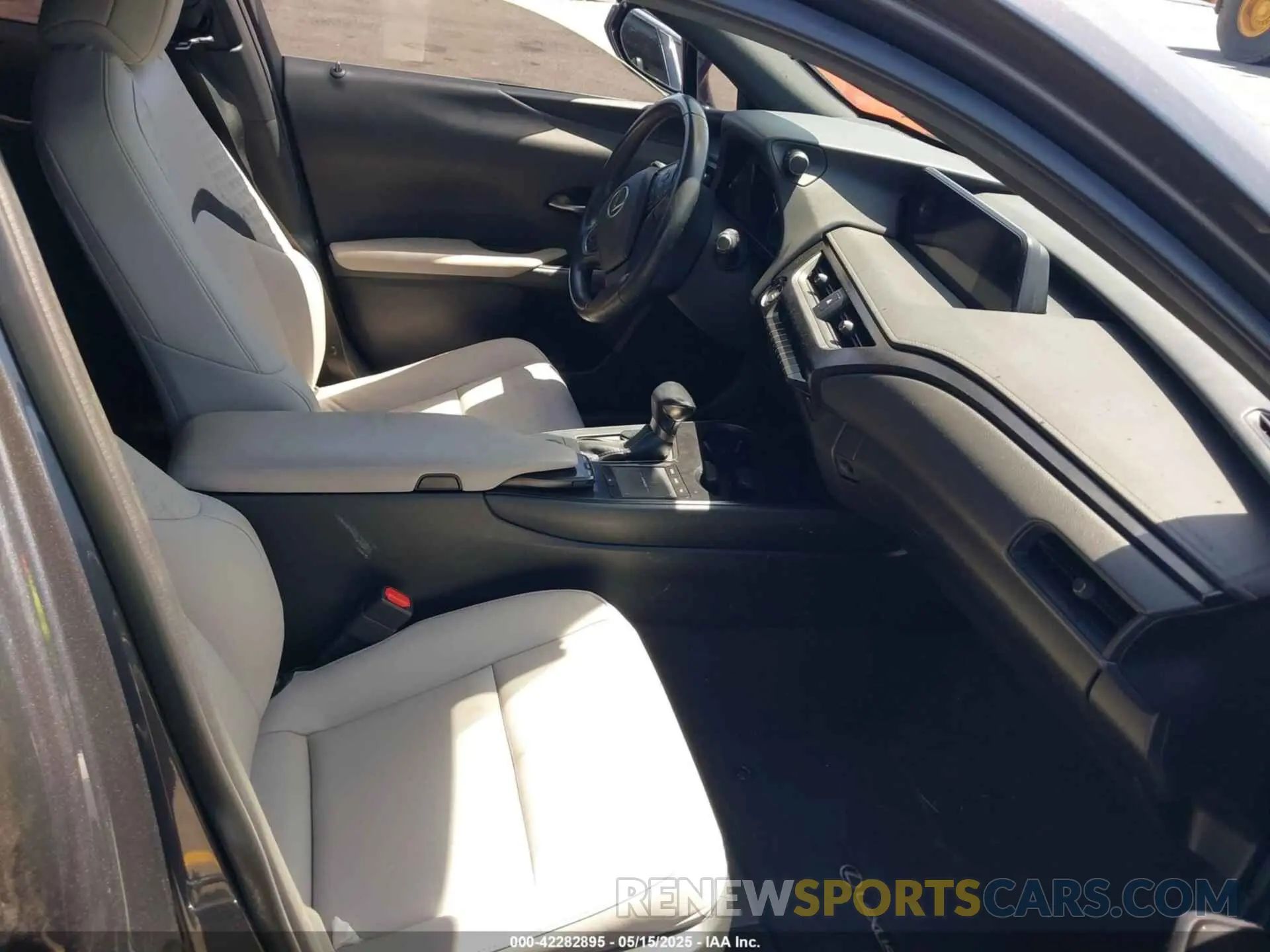 5 fotografías del automóvil dañado JTHX3JBH7N2055392 LEXUS UX 200 2022